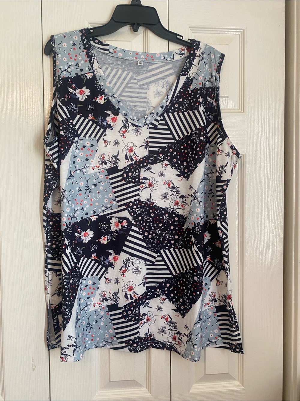 Black Multicolored Patchwork Floral V-Neck Tank Top
